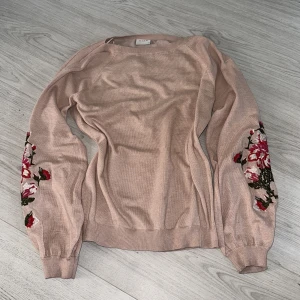 Vila tröja - Helt ny Vila Tröja, passar storlek S