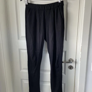 Byxor  - Byxor från lager 157, i storlek 38.