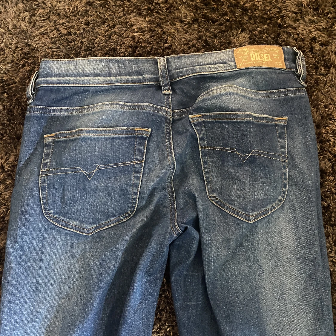 lågmidjade bootcut diesel jeans!  - 90