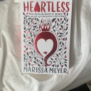 Heartless  - Bok på engelska, jätte bra, säljer pga jag inte har plats på min bokhylla 