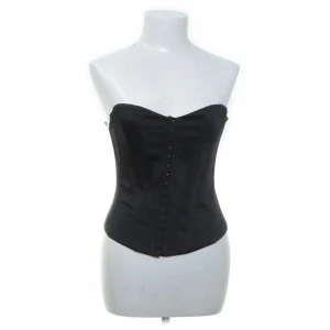 Zara korsett - Säljer denna zara korsett köpt från plick, då den var lite för stor för mig. Endast testad. Skriv privat för fler bilder.