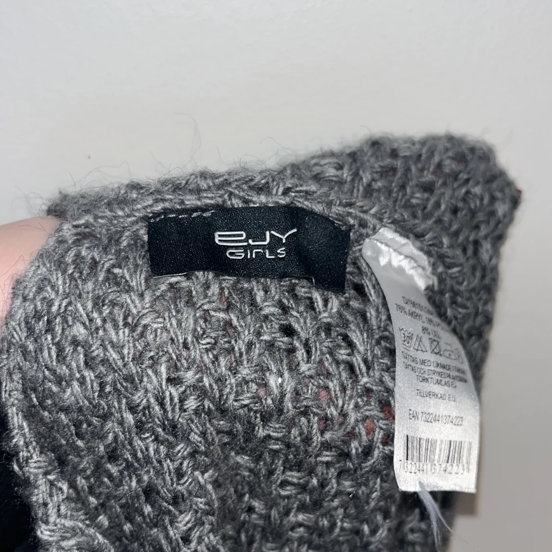 Stickad grå poncho  - 91