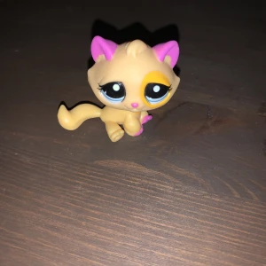 Lps - Lps #2406, värdet på denna lps ligger på ca 250kr. Kontanta gärna vid frågor :)