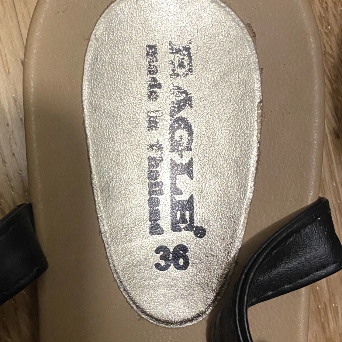 Vintage sandaler med snygg design  - 91