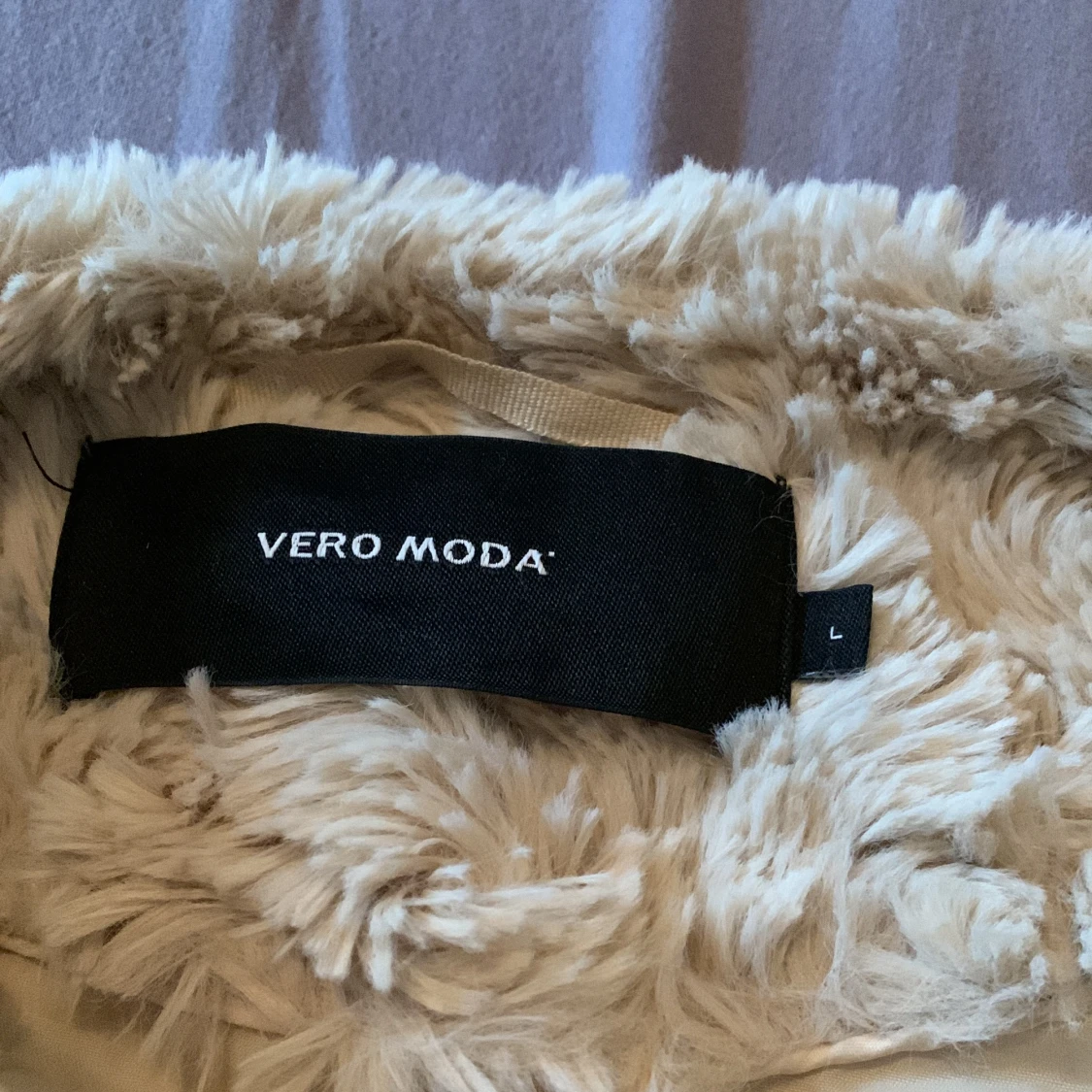 Beige mjuk jacka  - 91