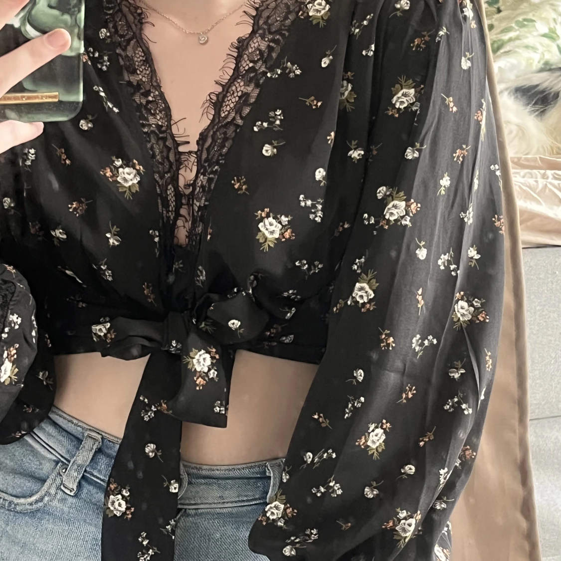 Blommig topp med spets 🌸 - 91