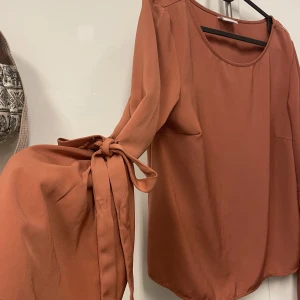 Supersöt blus! - Supersöt blus från VILA! Jättefint skick! Storlek S