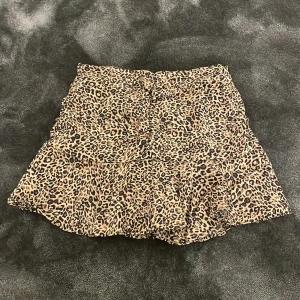 Leopard kjol - Söt leopardmönstrad kjol i S, som passar s-xs 💗 (Aldrig använd)
