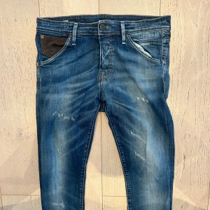 Jack & Jones jeans  - Modell: slim fit / Glenn | skick: 9/10