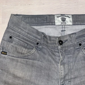 Grå tiger of sweden jeans  - Snygga grå jeans från tiger of sweden.ny pris 1500kr. Skriv om ni har frågor eller är intresserade. Kan även synka priset om man är på en budget.