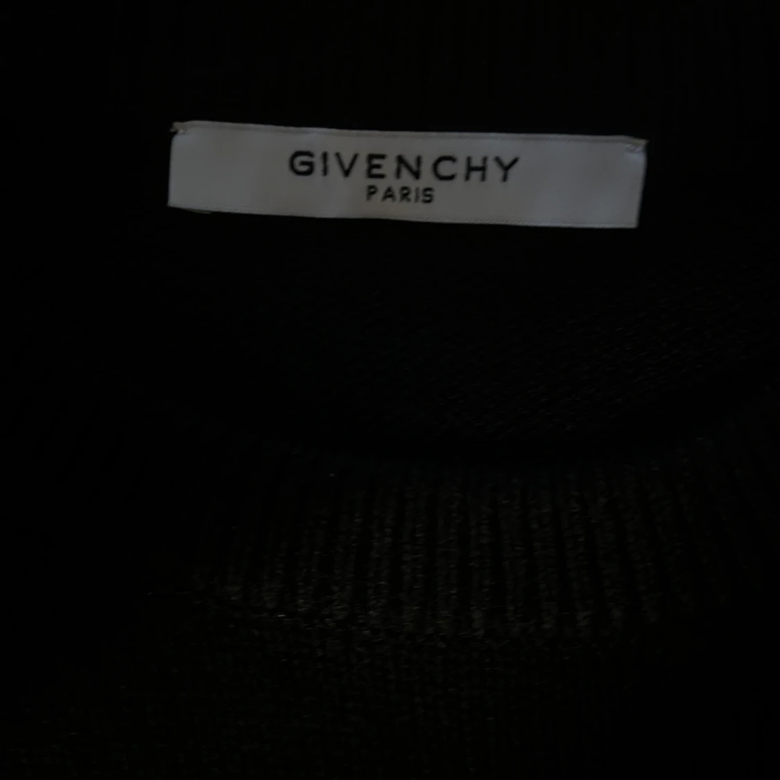 Givenchy Tröja – Klassisk & Stilren  - 2