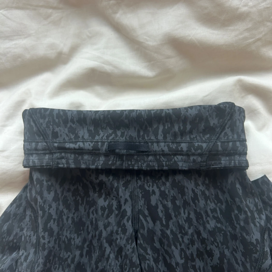 Träningsbyxor från Lululemon - 1