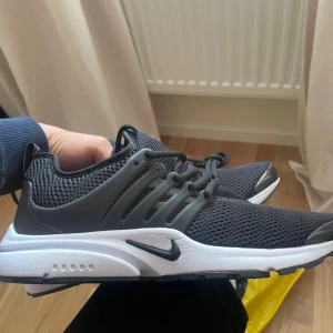 Nike Prestos - Nike prestos skor, i nytt sick! Storlek 44