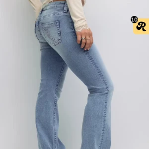 Ultra low waist jeans från Gina - Endast testade! Så inga tecken på användning eller skador! Prislapp dock ej kvar❤️Köptes för 400kr!