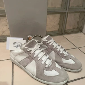 Maison margiela - Hej, säljer nu mina Maison margielas rätt bra sick och självklart äkta ( har kvitto ) det är bara och fråga om fler bilder eller kvittot mvh Lucas!