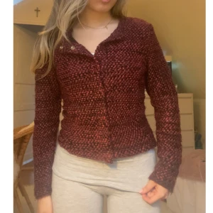 Kofta - Söt kofta i en röd nyans