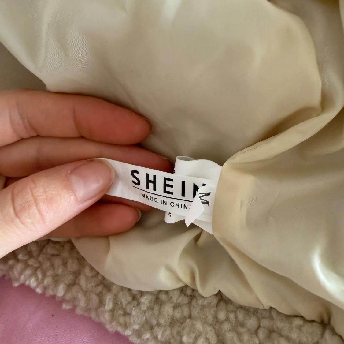 Beige teddyjacka från SHEIN, croppad - 1