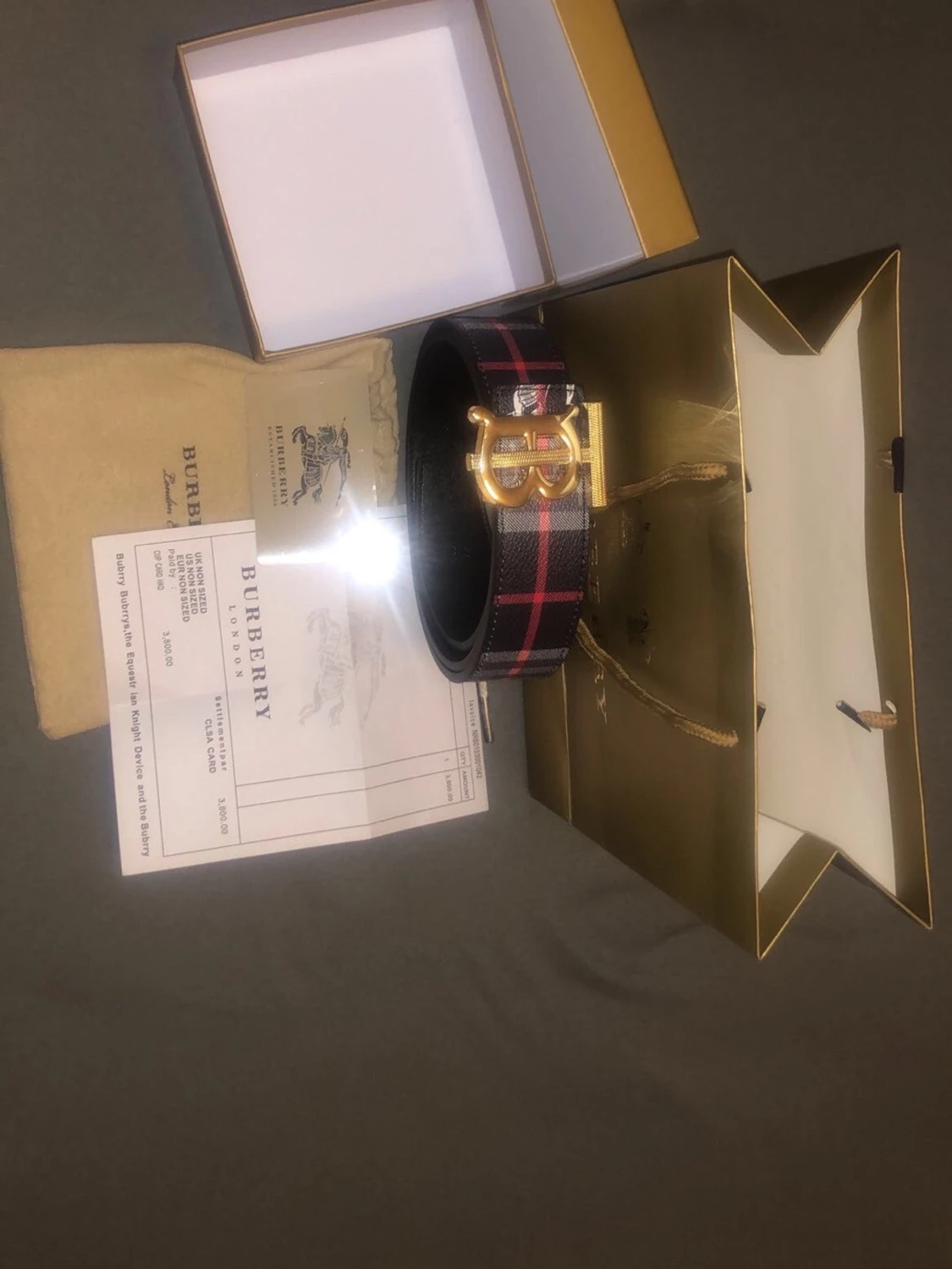 Rutig Burberry skärp i skinn