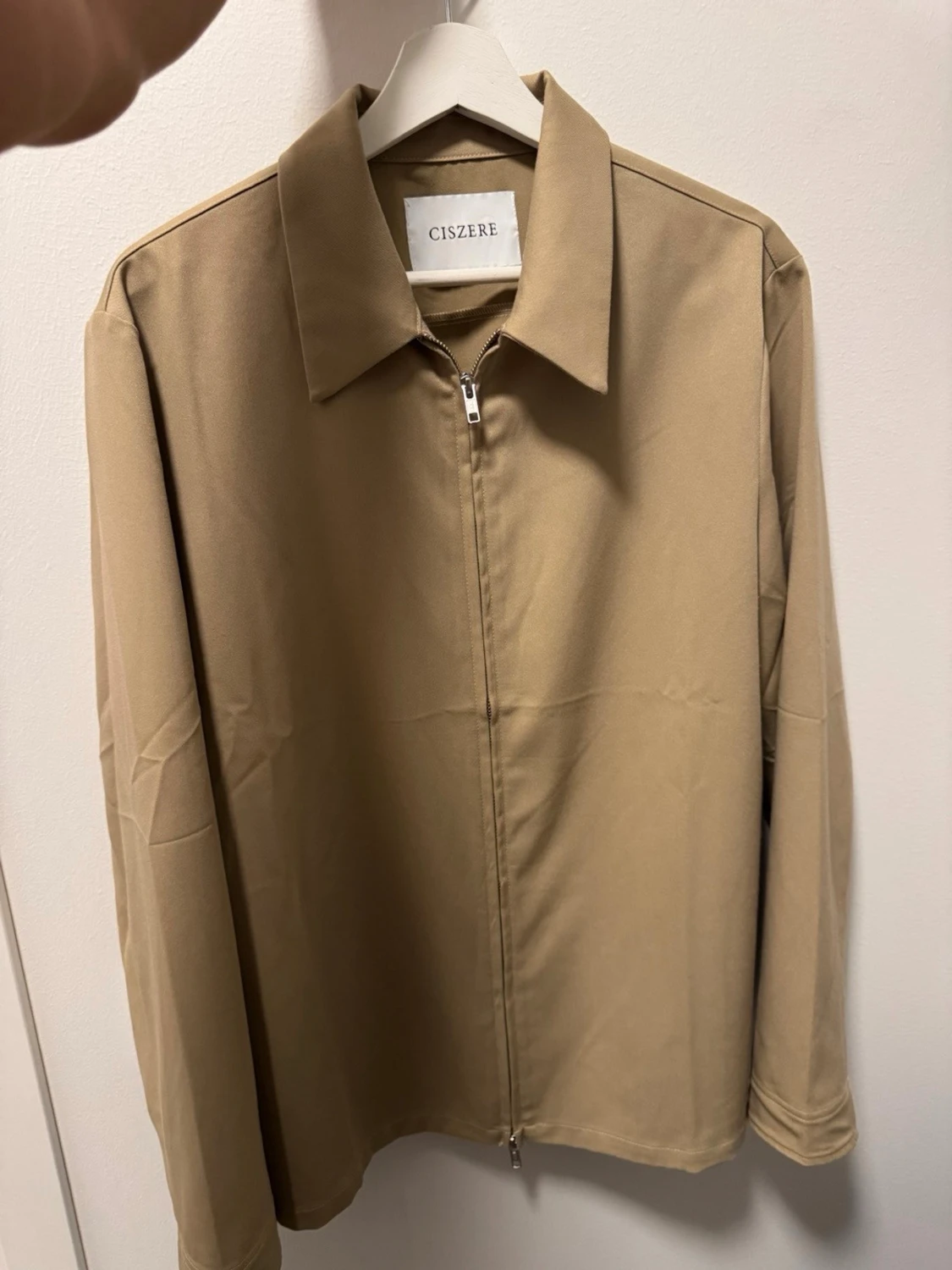 Beige overshirt från Ciszere