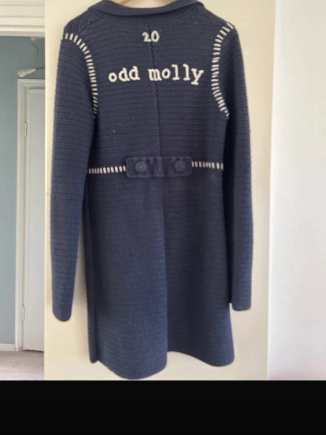 Mörkblå stickad kappa Odd Molly - 1