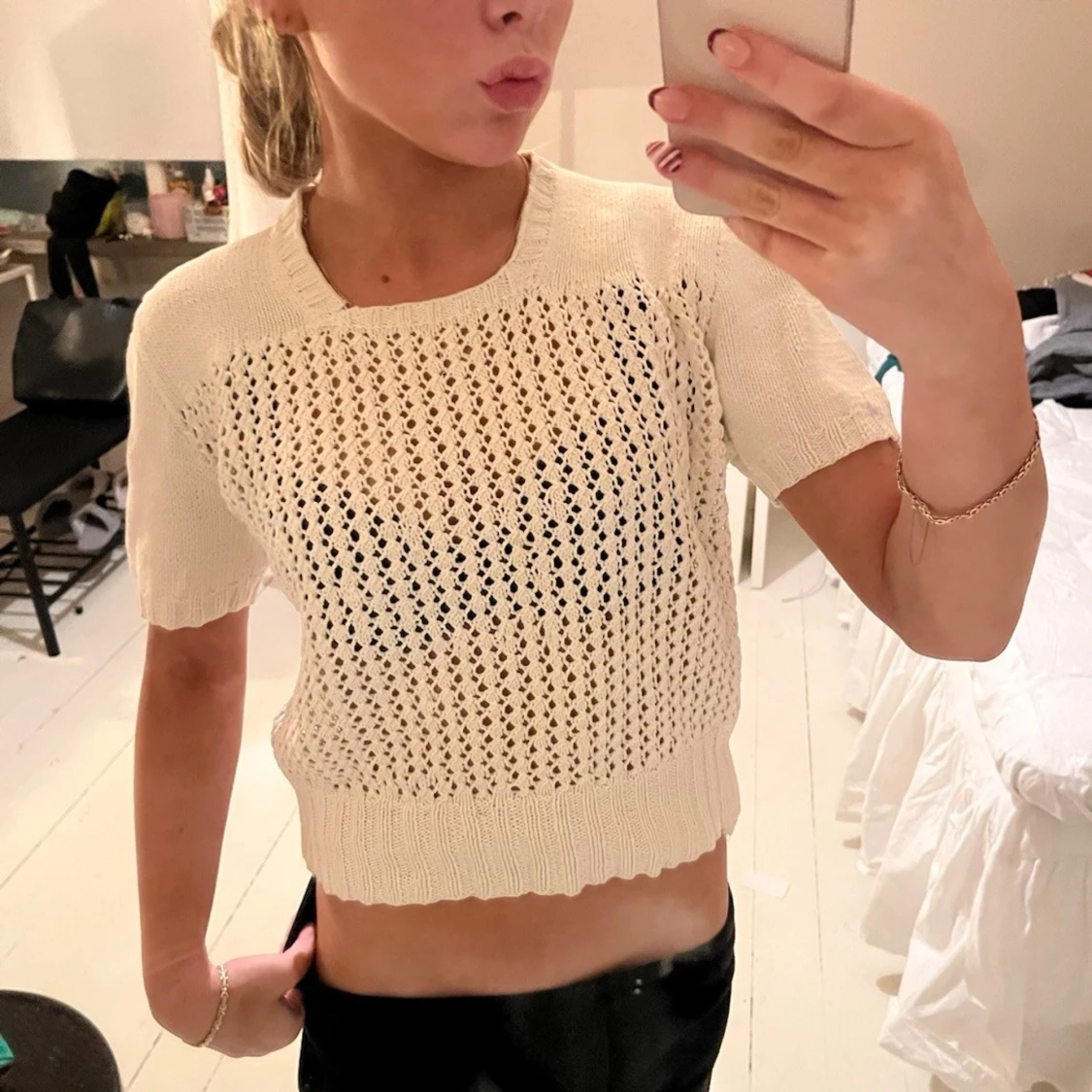 vit stickad m hålmönster