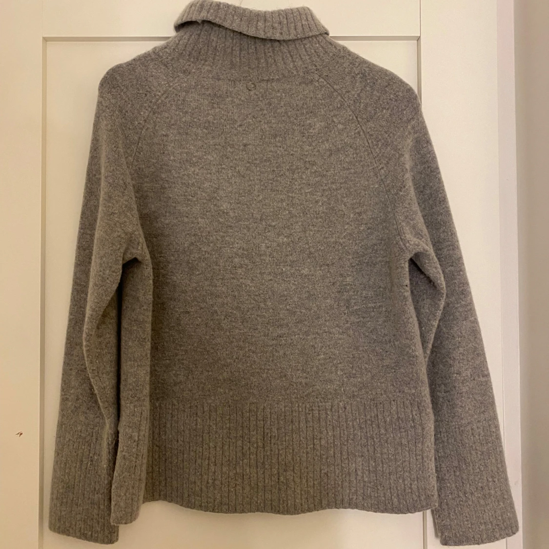 Grå polotröja i ull från stockh LM - 1