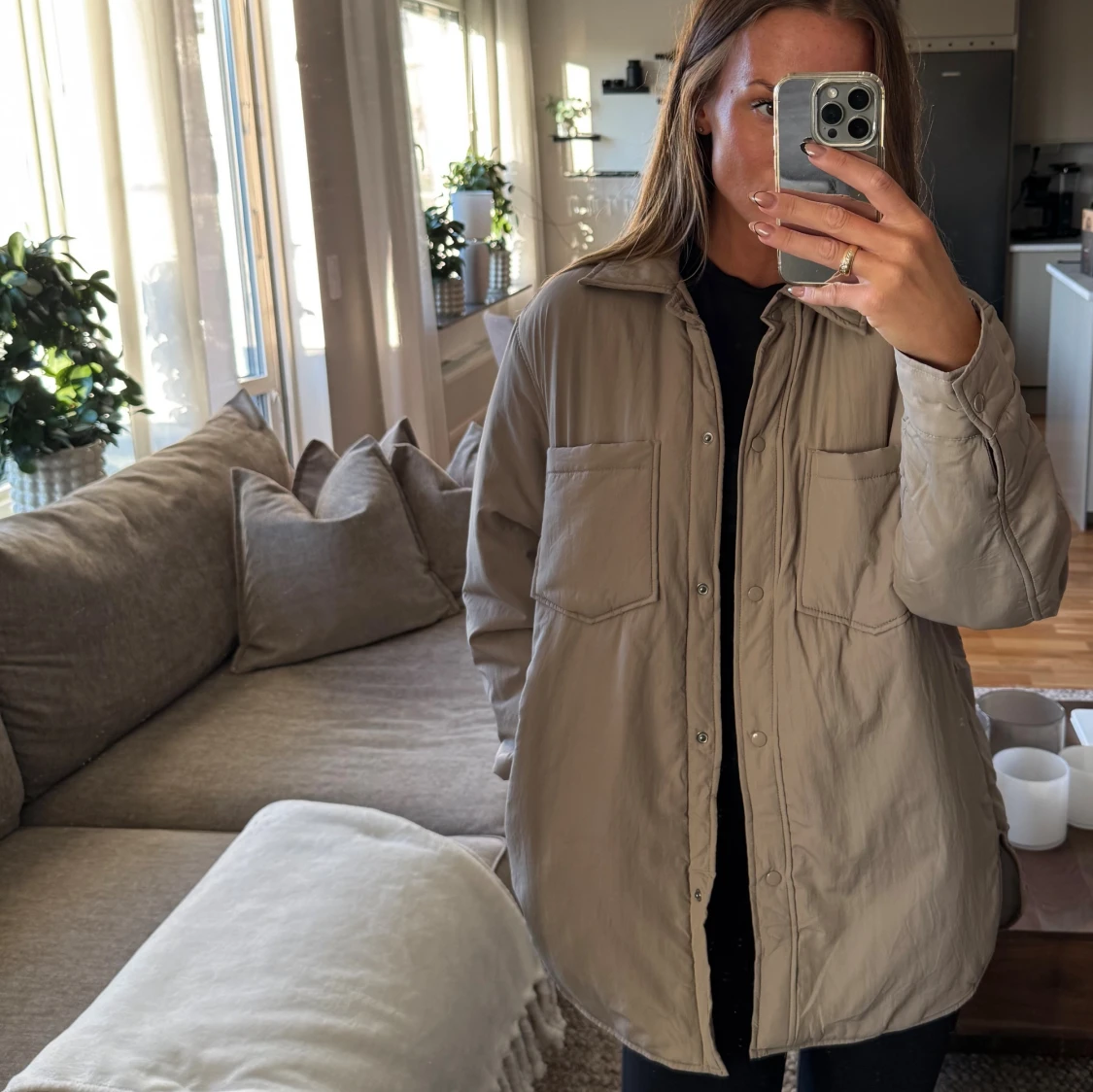 Beige oversized jacka med fickor - 2