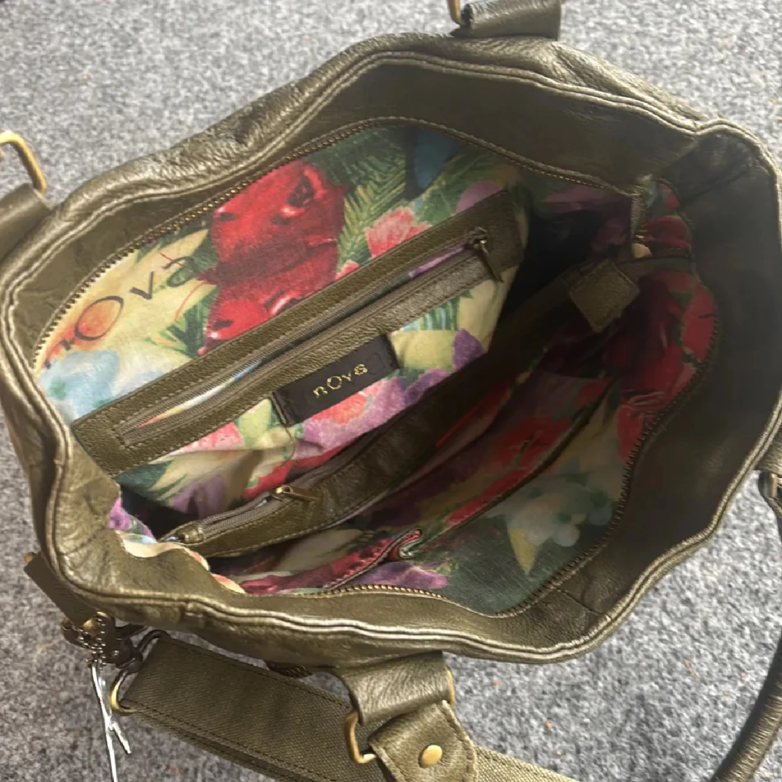 Olivgrön axelväska från NOVA - 3