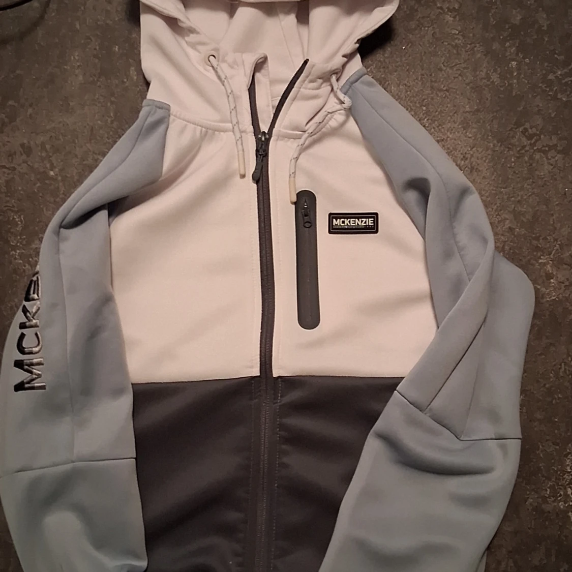 Ljusgrå vindjacka från McKenzie - 1