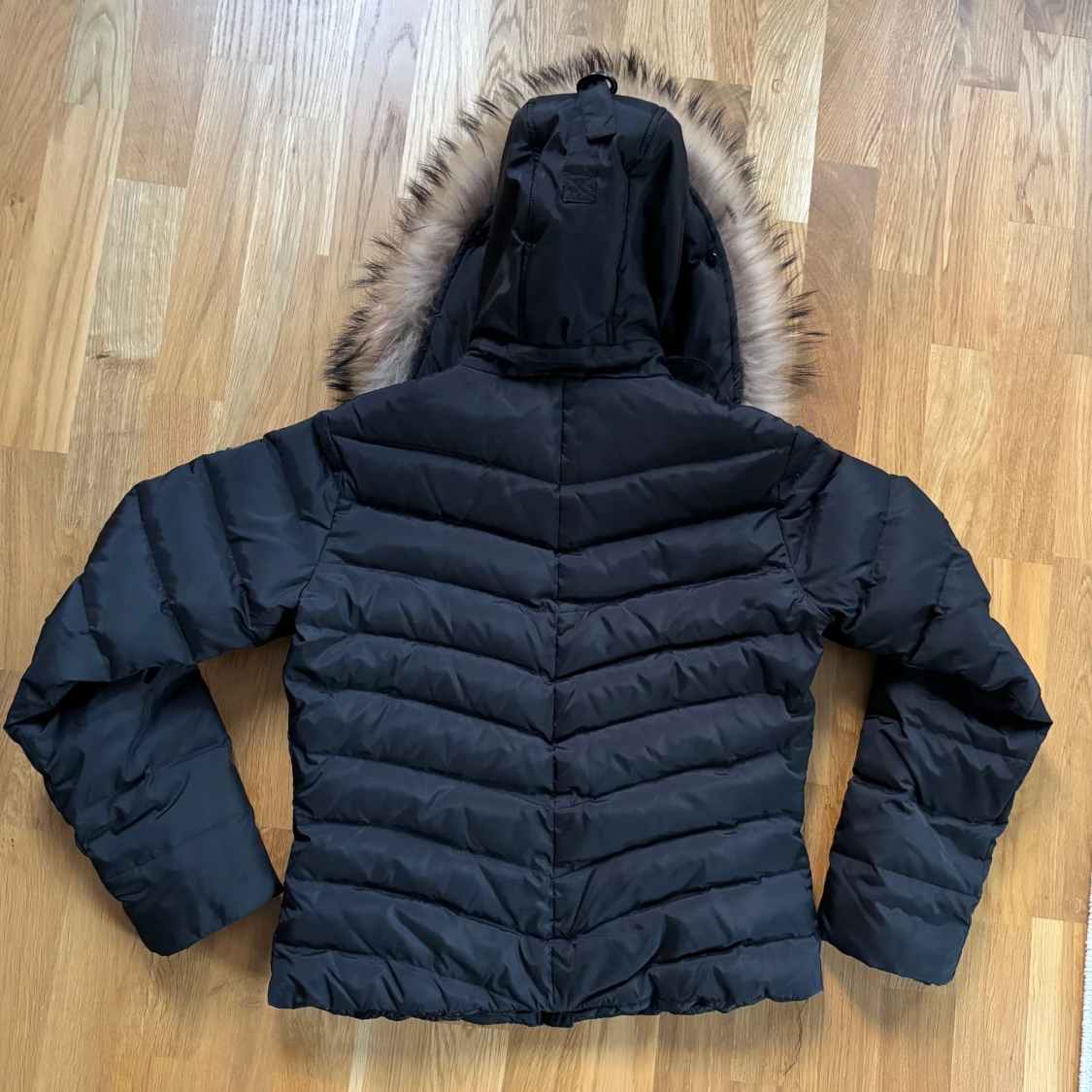 Svart dunjacka Bark of Sweden pälskrage strl 38 - 1