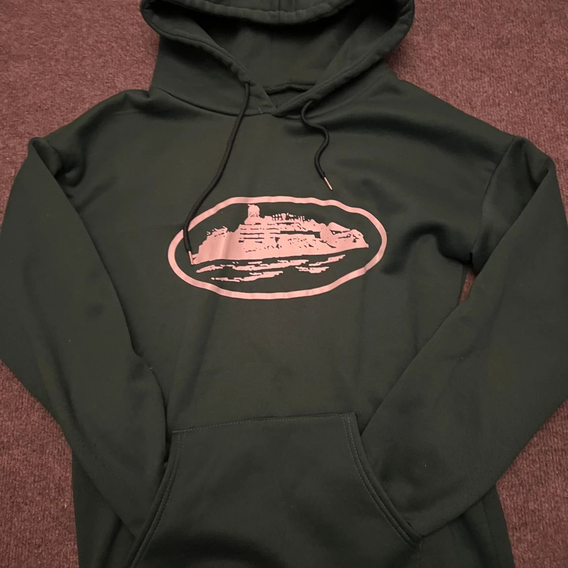 Mörkgrön hoodie med tryck