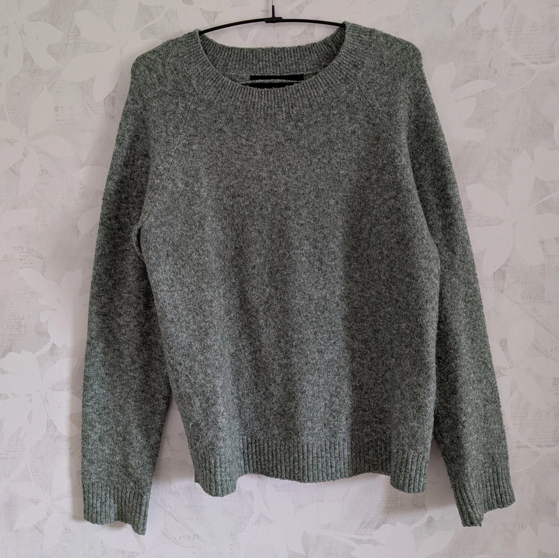 Skogsgrön stickad tröja från Vero Moda - 1