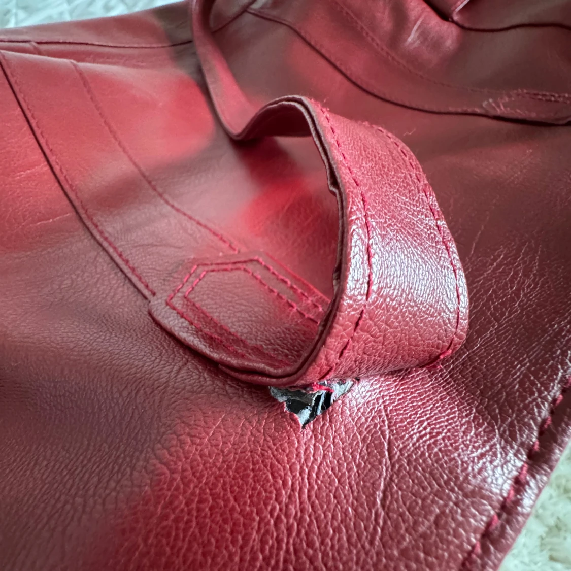 Vinröd axelväska  - 3