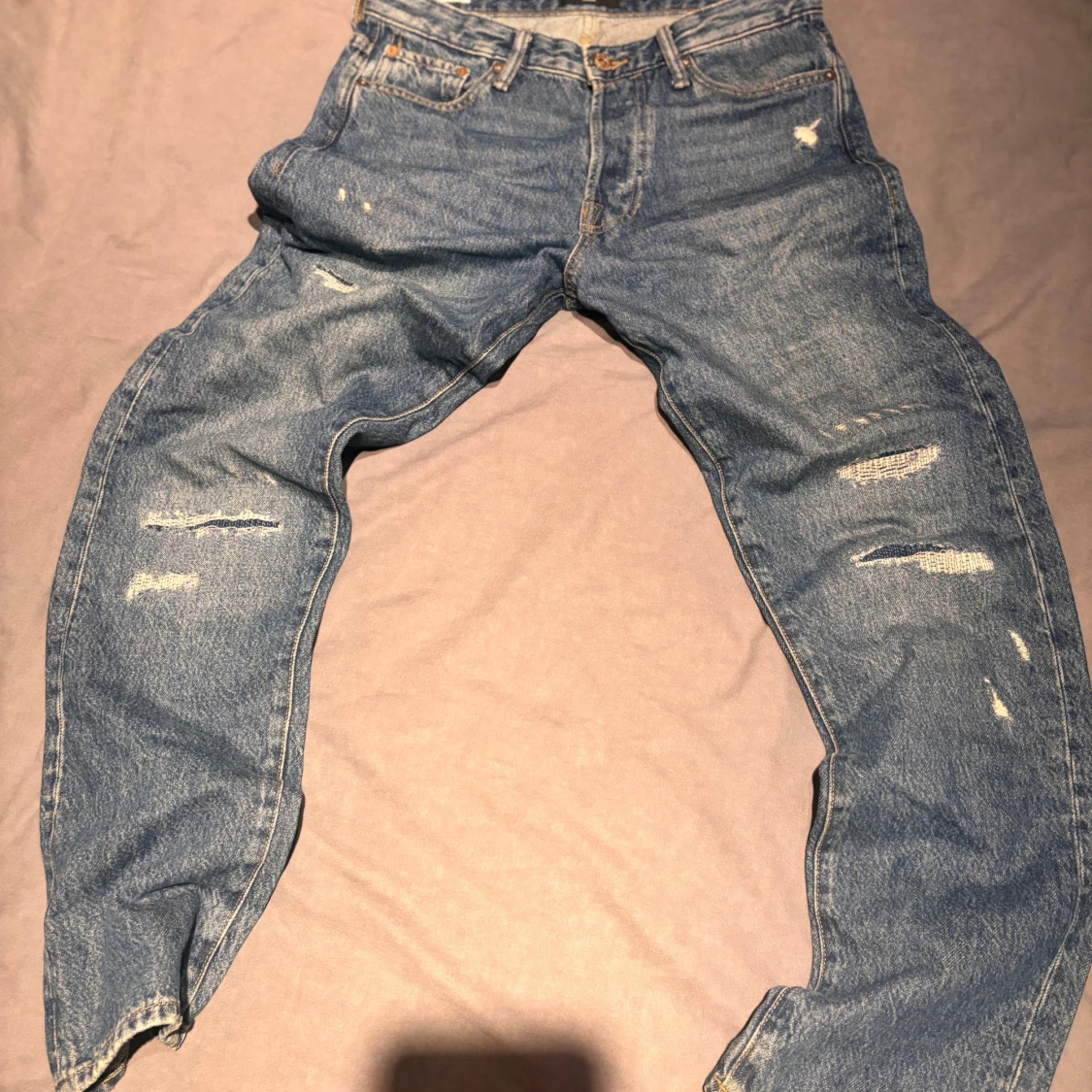 NYA 40% rea  Jack & Jones Blå jeans med slitningar  - 1