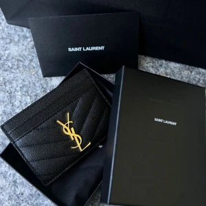 YSL korthållare  - Helt ny! 