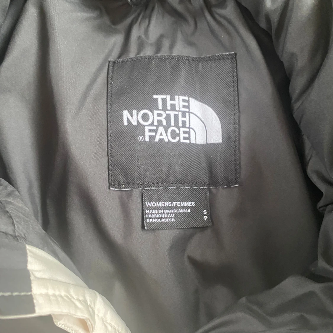 Vit och svart pufferjacka The North Face - 2