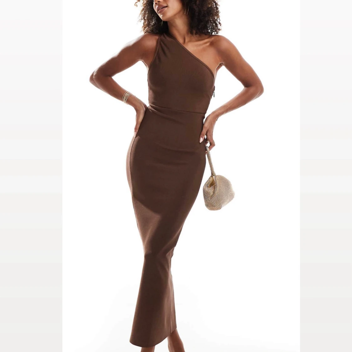 Brun one shoulder långklänning