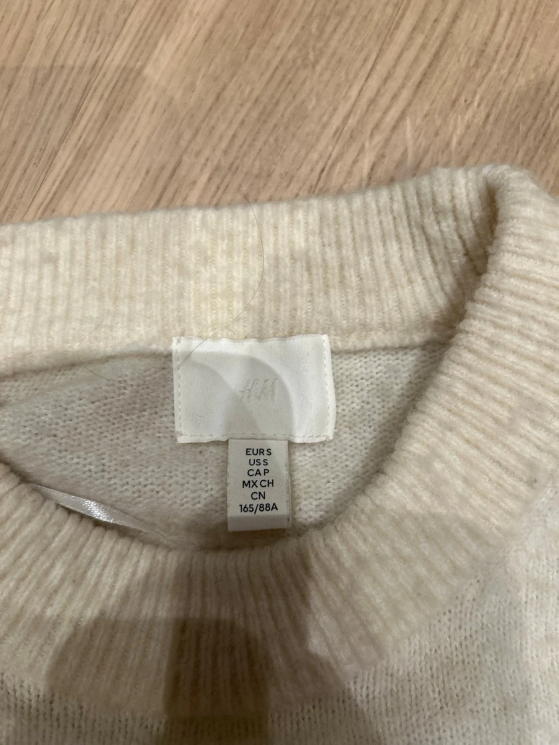 Vit stickad tröja med pärlor H&M - 2