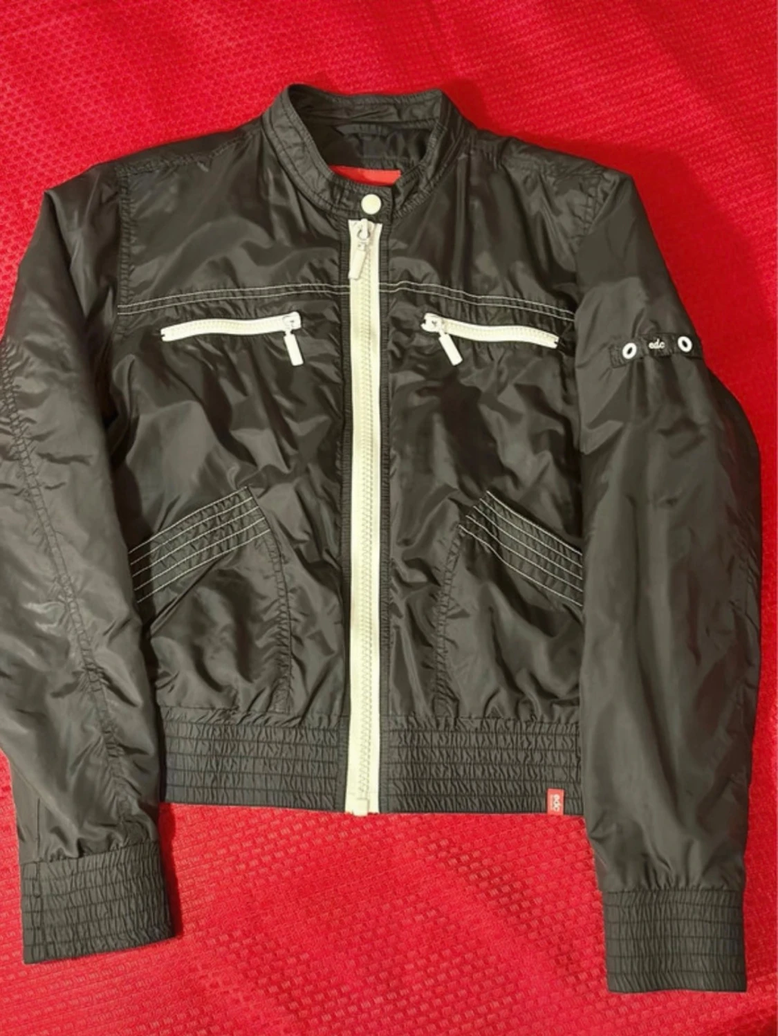 Svart bomberjacka från edc by Esprit