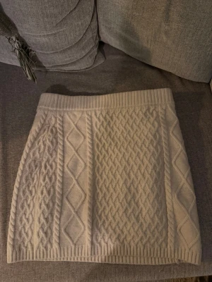 Kjol från H&M - Kjol från H&M i storlek M