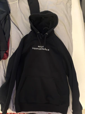 Peak performance hoodie  - Svart klassisk Hoodie