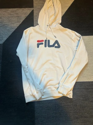 Vit gant tröja-storlek S - Vit gant hoodie i storlek S. 