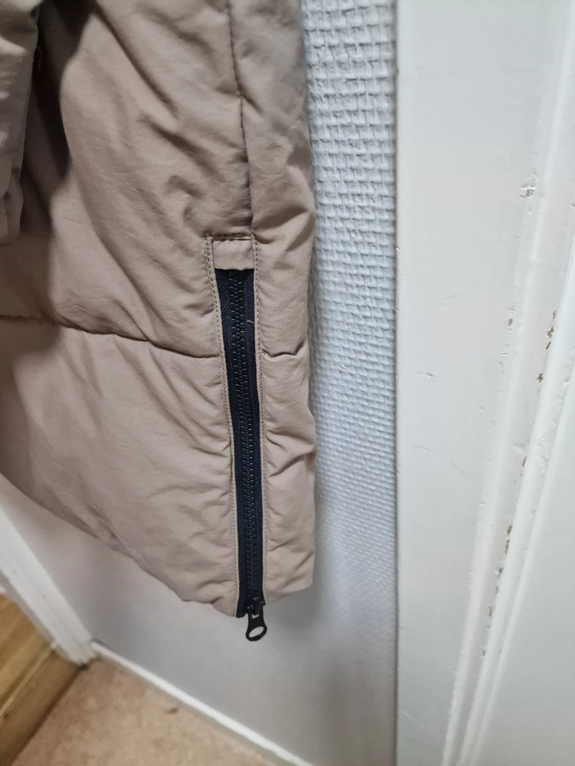 Beige pufferjacka från Kayoba Outdoor - 4