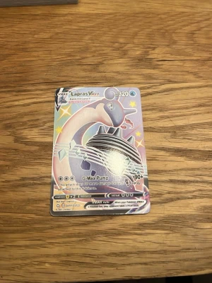 Shiny lapras v max shining fates - Helt nyöppnat kort priset kan diskuteras