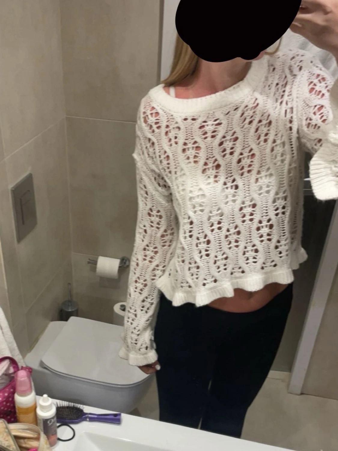 Vit stickad croppad tröja