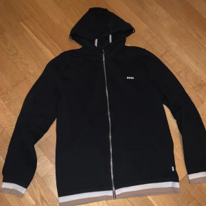 Hugo boss - Fin boss tröja i nyskick. Passar XS