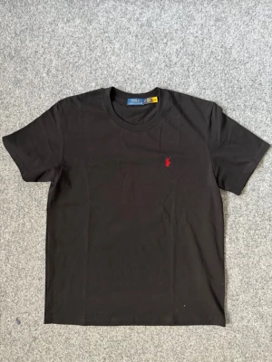 Ralph Lauren black t shirt - Brand new, true to size M size