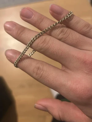 Kedja armband  - Ett stiligt och stilrent armband.