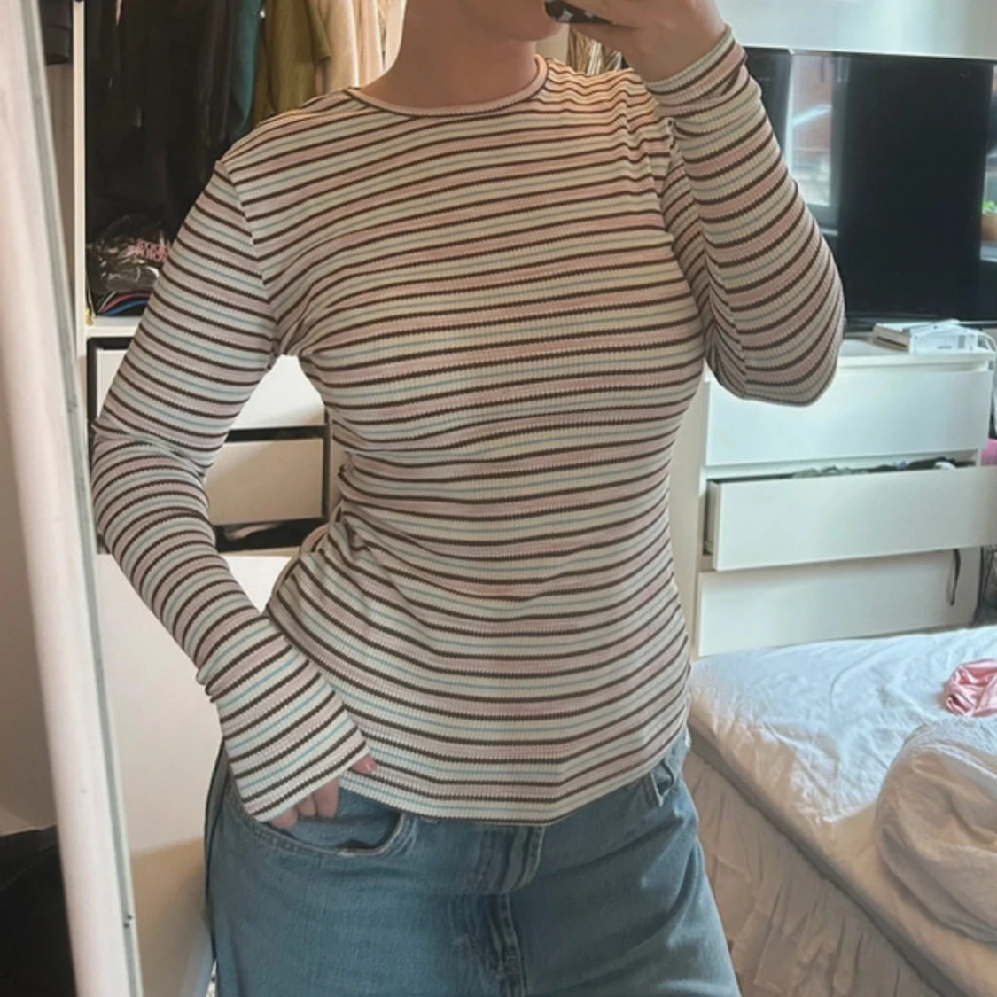 Randig långärmad tröja i pastell - 1