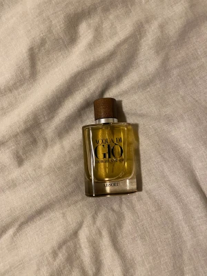 Acqua Di Gio Absolu (Discountinued) EDP - Säljer nu min adg absolu som inte kommer till användning! Ungefär 71ml kvar utav 75, väldigt svår att få tag på